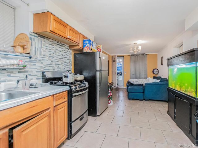 4190 E Tremont Avenue, Bronx, NY 10465