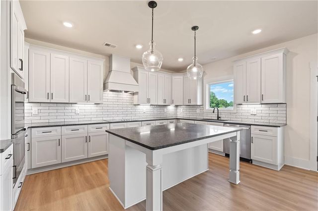176 Blue Rider Trail, Hoschton, GA 30548
