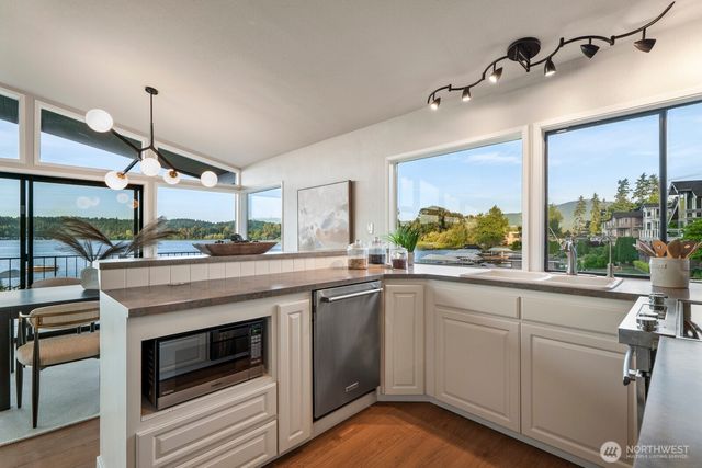 5110 NW Sammamish Road, Issaquah, WA 98027