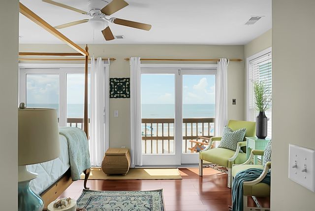 519 E Arctic Avenue, Folly Beach, SC 29439