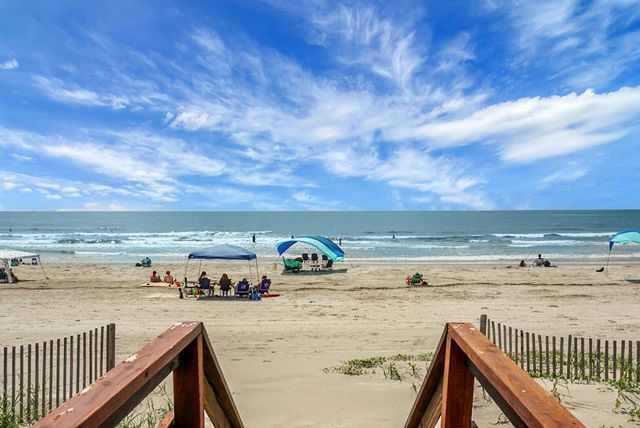 519 E Arctic Avenue, Folly Beach, SC 29439