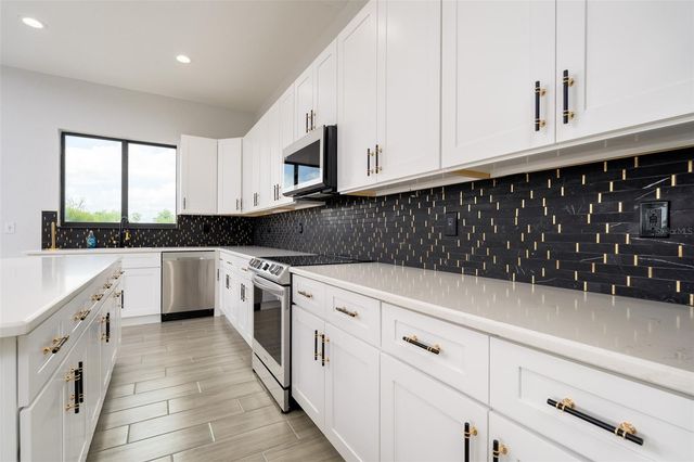 178 LIME TREE PARK, Rotonda West, FL 33947