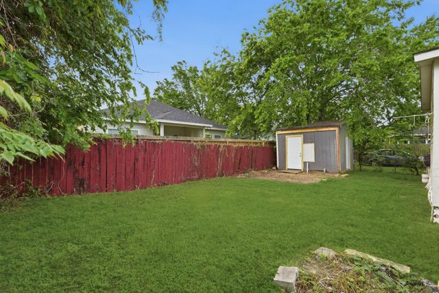 303 Gans Street A, Houston, TX 77029