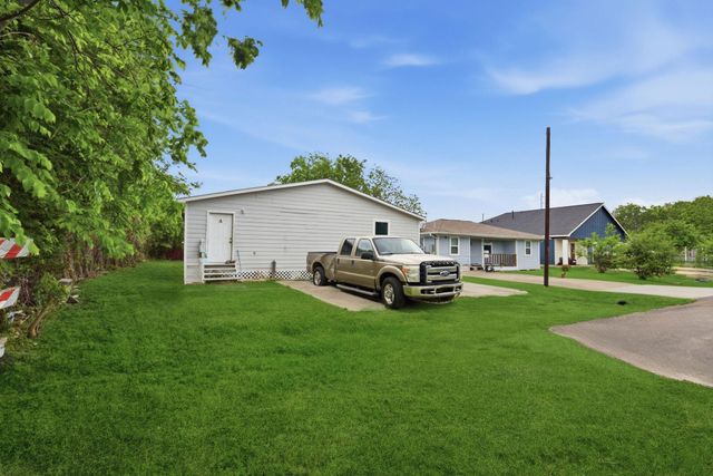 303 Gans Street A, Houston, TX 77029