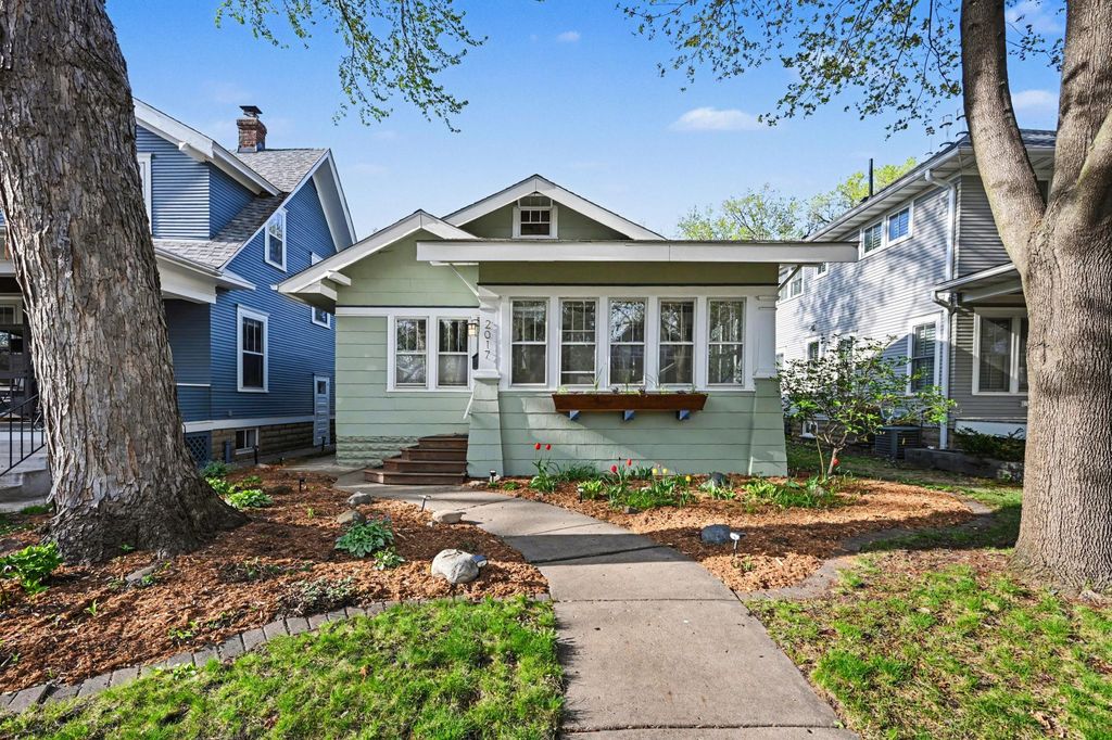 2017 Princeton Avenue, Saint Paul, MN 55105