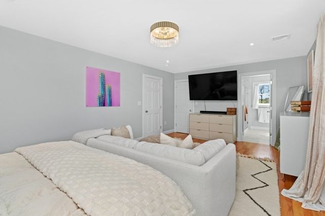 20 College Farm Rd, Waltham, MA 02451