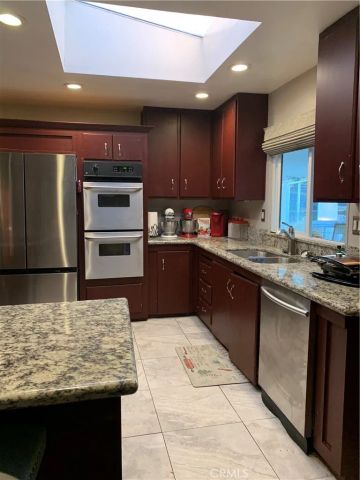 19009 S Laurel Park 248, Rancho Dominguez, CA 90220