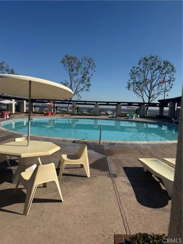 19009 S Laurel Park 248, Rancho Dominguez, CA 90220