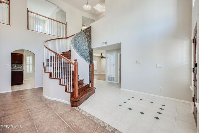 10816 LOMA DE VIDA Lane, El Paso, TX 79934