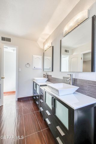 10816 LOMA DE VIDA Lane, El Paso, TX 79934