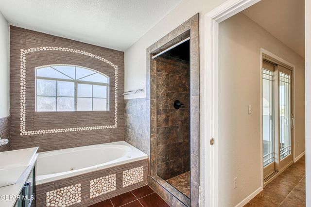 10816 LOMA DE VIDA Lane, El Paso, TX 79934