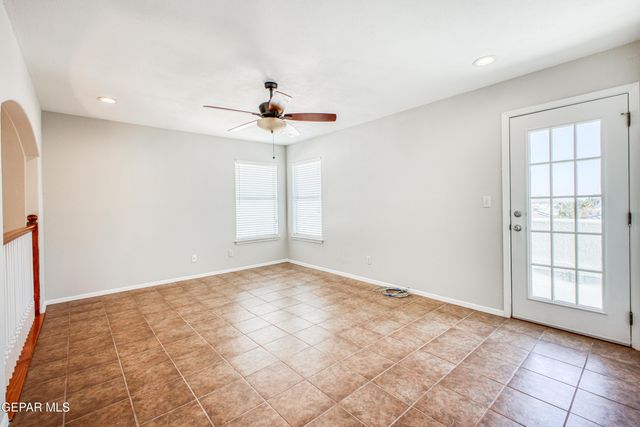 10816 LOMA DE VIDA Lane, El Paso, TX 79934