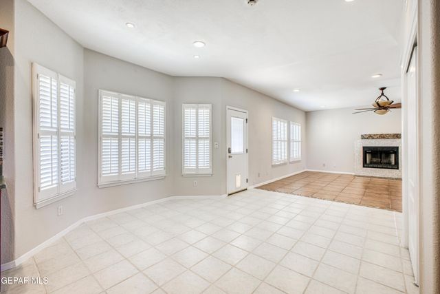 10816 LOMA DE VIDA Lane, El Paso, TX 79934