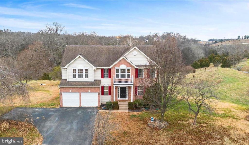 211 STRATUS DR, Kearneysville, WV 25430