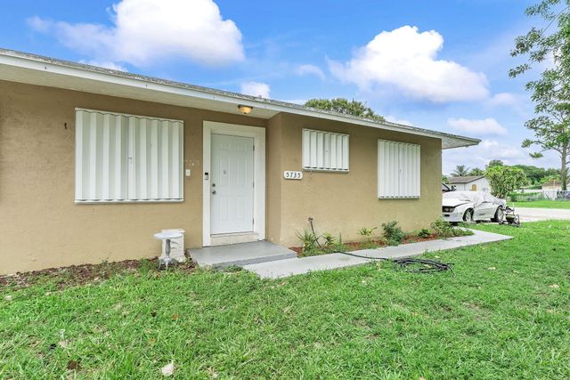 5735 Kumquat Road, West Palm Beach, FL 33413
