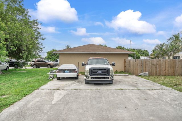 5735 Kumquat Road, West Palm Beach, FL 33413