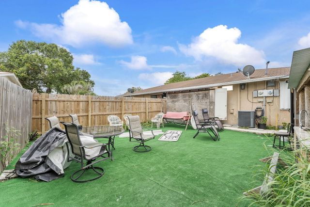 5735 Kumquat Road, West Palm Beach, FL 33413