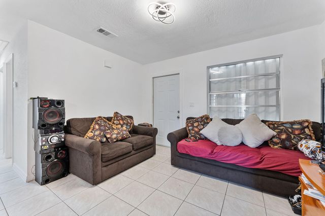 5735 Kumquat Road, West Palm Beach, FL 33413