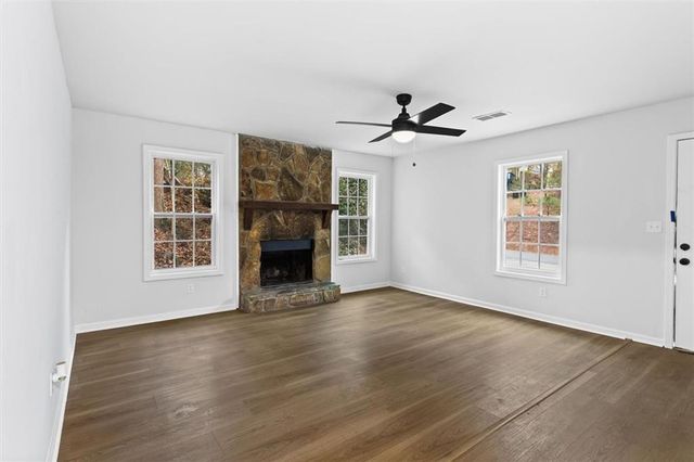 194 Timber Creek SW Lane, Marietta, GA 30060