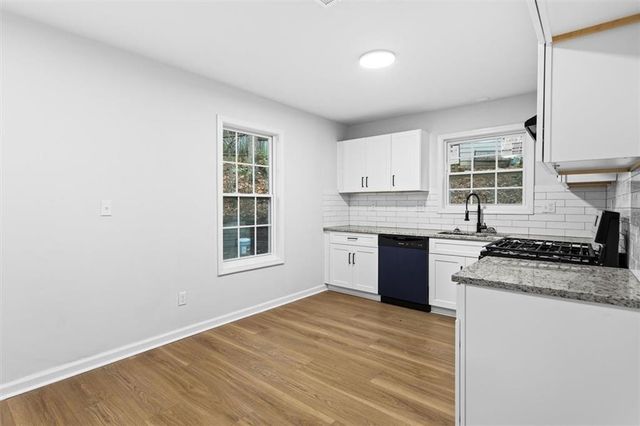 194 Timber Creek SW Lane, Marietta, GA 30060