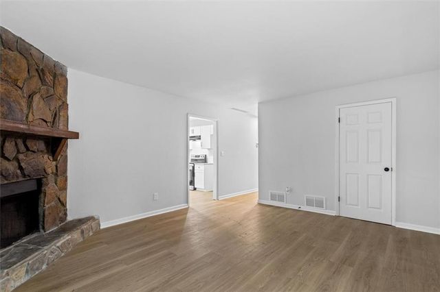 194 Timber Creek SW Lane, Marietta, GA 30060