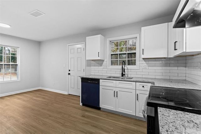 194 Timber Creek SW Lane, Marietta, GA 30060