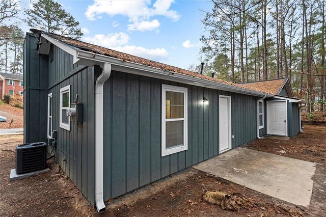 194 Timber Creek SW Lane, Marietta, GA 30060