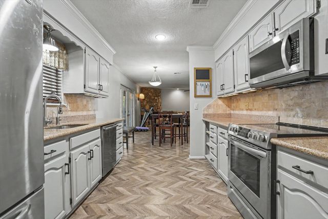 5737 E 58th Street, Tulsa, OK 74135