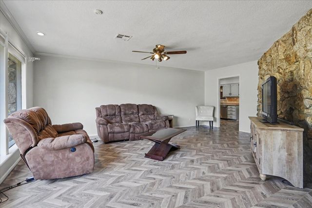 5737 E 58th Street, Tulsa, OK 74135