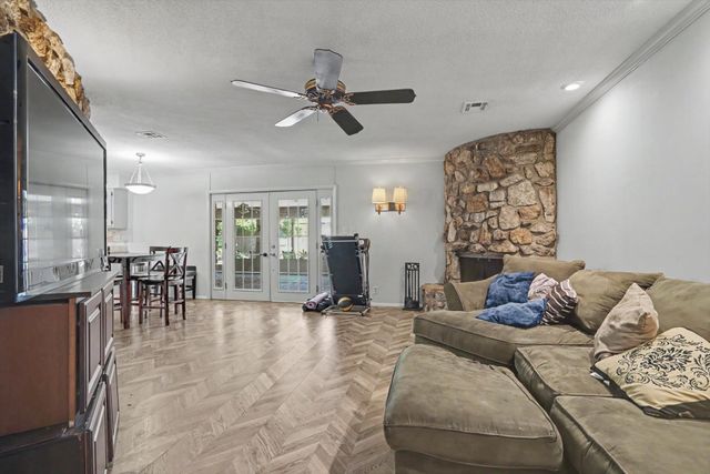 5737 E 58th Street, Tulsa, OK 74135