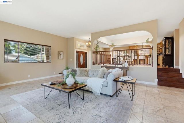 210 Amend Ct, El Sobrante, CA 94803