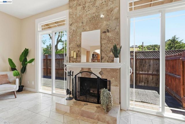 210 Amend Ct, El Sobrante, CA 94803
