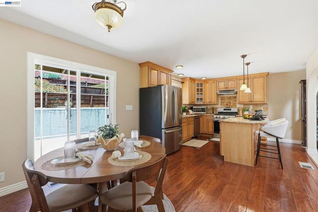 210 Amend Ct, El Sobrante, CA 94803