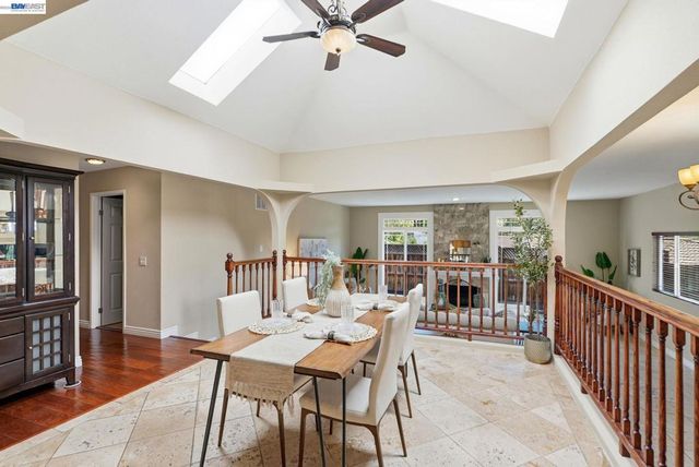 210 Amend Ct, El Sobrante, CA 94803