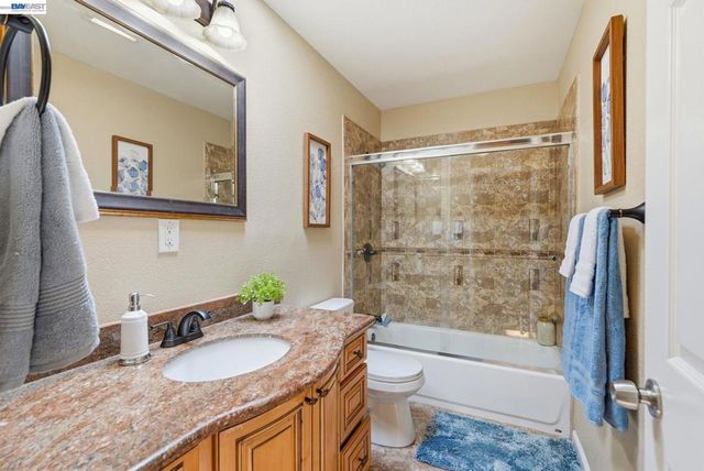 210 Amend Ct, El Sobrante, CA 94803