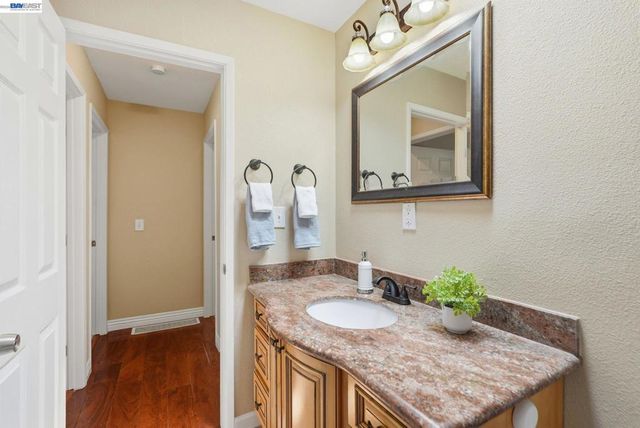 210 Amend Ct, El Sobrante, CA 94803