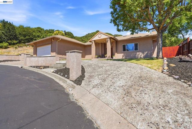 210 Amend Ct, El Sobrante, CA 94803
