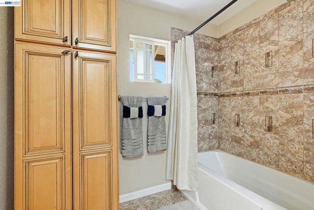 210 Amend Ct, El Sobrante, CA 94803