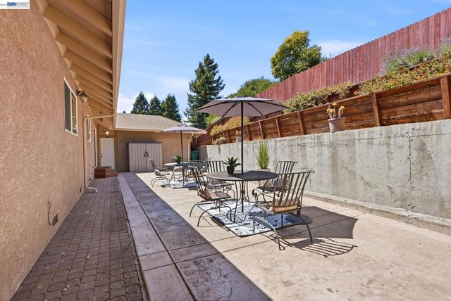 210 Amend Ct, El Sobrante, CA 94803