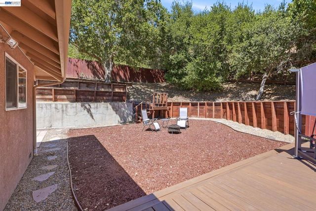 210 Amend Ct, El Sobrante, CA 94803