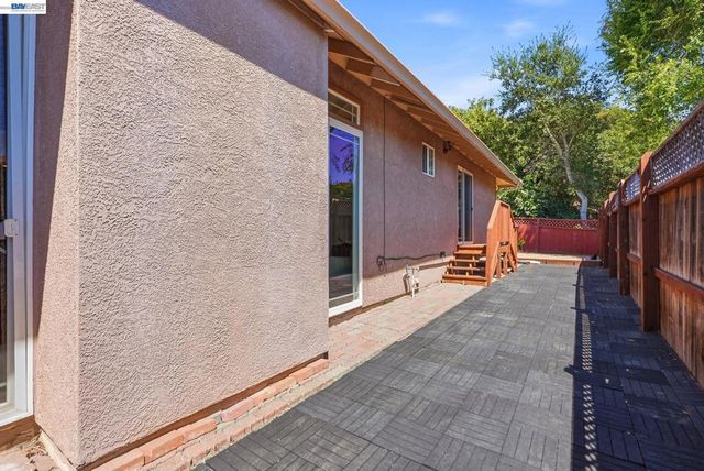 210 Amend Ct, El Sobrante, CA 94803