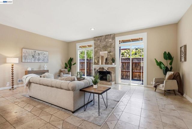 210 Amend Ct, El Sobrante, CA 94803