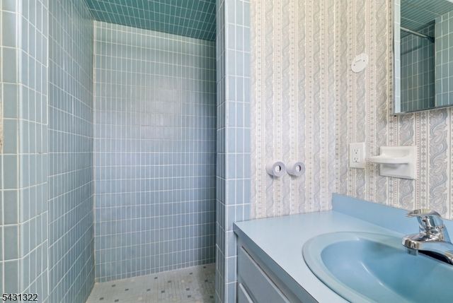 185 Thatchers Hill Rd, Raritan Twp., NJ 08822