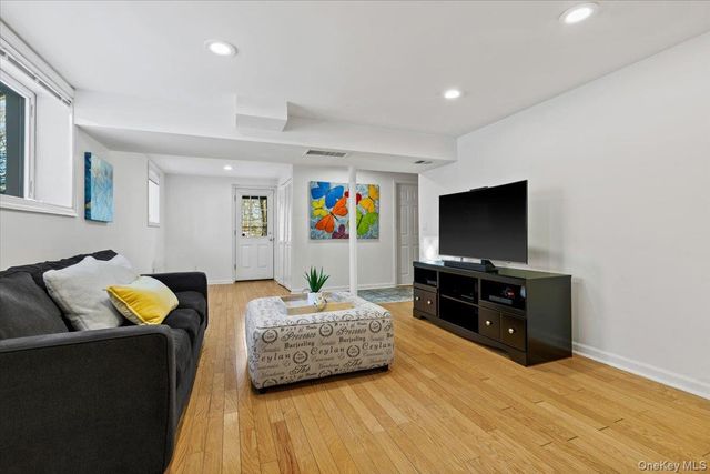 196 Old Army Road, Scarsdale, NY 10583