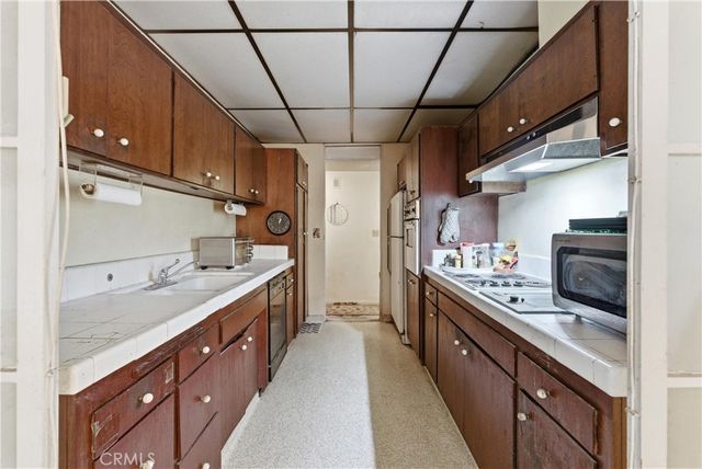 11044 Ophir Drive 406, Los Angeles, CA 90024