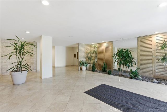 11044 Ophir Drive 406, Los Angeles, CA 90024