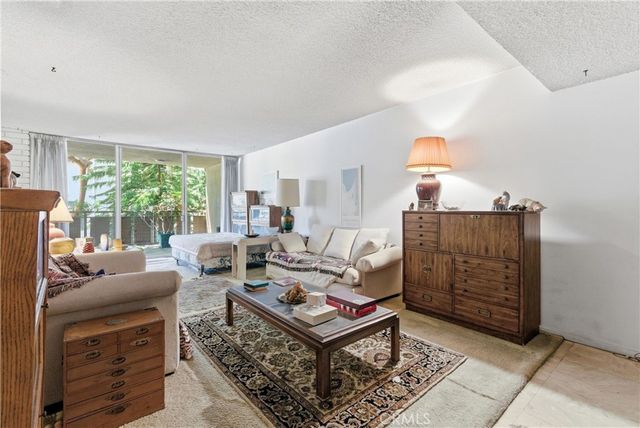 11044 Ophir Drive 406, Los Angeles, CA 90024