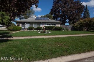 25405 Miracle Drive, Madison Heights, MI 48071
