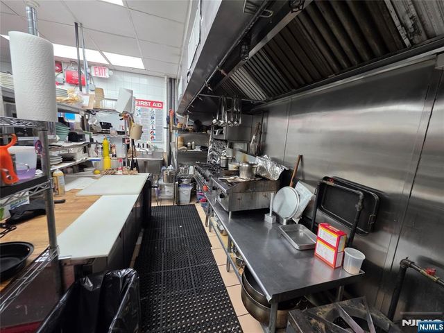 374 Broad Avenue, Leonia, NJ 07605