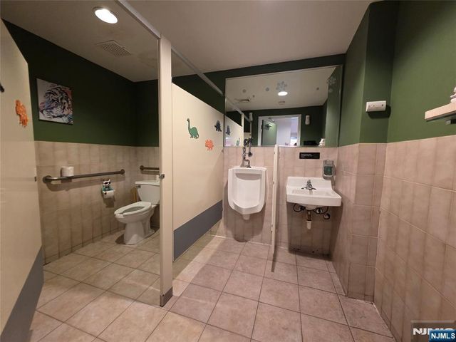 374 Broad Avenue, Leonia, NJ 07605